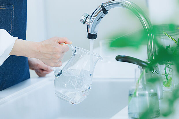 【【ウルトラファインバブル】】水を流すだけできれいになる、ウルトラファインバブル水を家中全ての水栓に採用。お風呂時間がエステ感覚になり、お掃除時間の短縮になるなど、様々な効果が期待できます。
