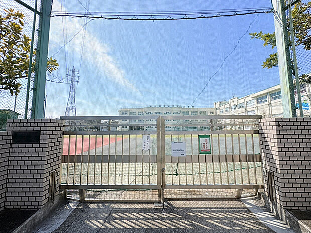 足立区立古千谷小学校（約430m）