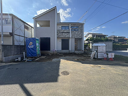 (1)号棟側前面道路