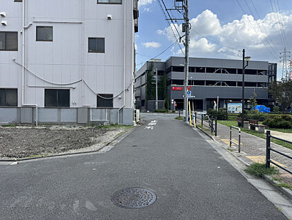 販売現地