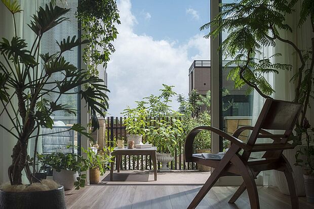 戸建てならではの、お庭空間で週末の癒し空間として楽しめるバルコニー