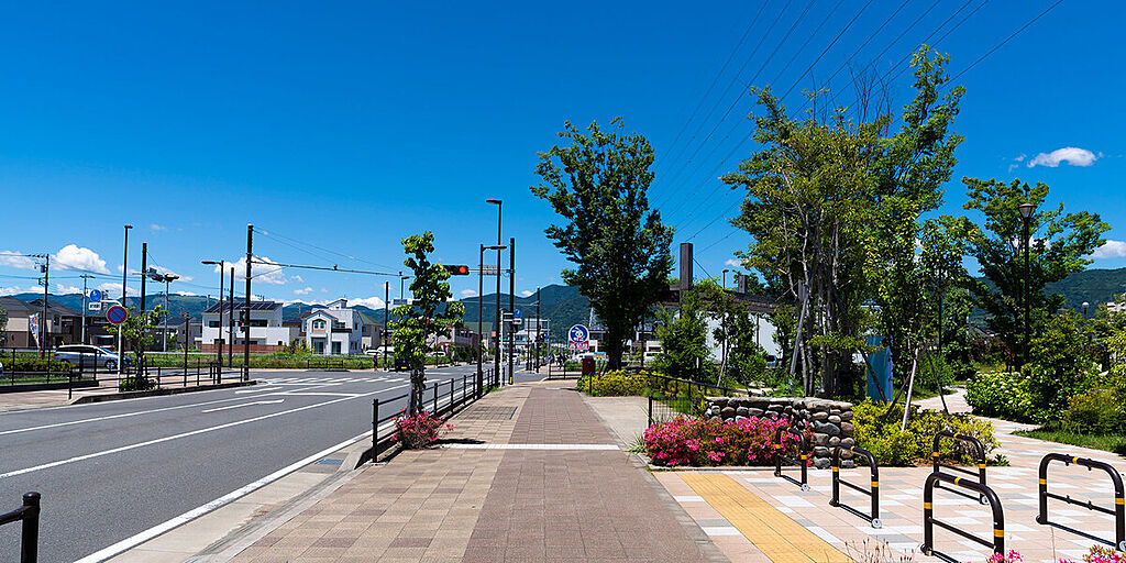 開成みなみ通り（徒歩4～5分）
平坦な道で歩道も整備された暮らしやすいエリアです。