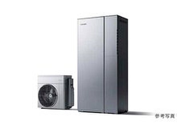 【ハイブリッド給湯システム「エコワン」】ヒートポンプユニットで取り入れた空気の熱を利用すると同時に、瞬間的に高能力な給湯を可能とするガス給湯器「エコジョーズ」を組み合わせた家庭用のハイブリッド給湯システムです。ガスと電気で効率よくエネルギーを使用するため、CO2の排出量を抑え、省エネに貢献します。
(参考写真)