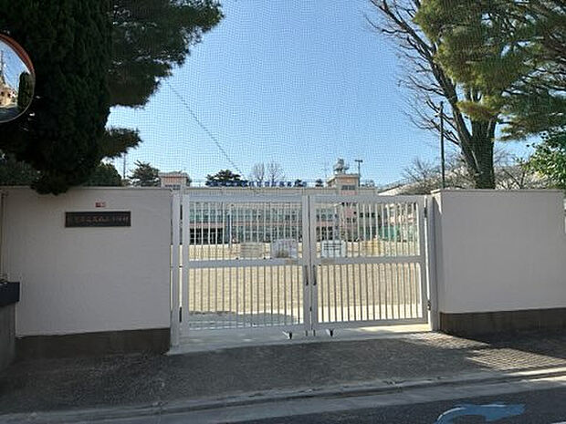区立久我山小学校（約30m）