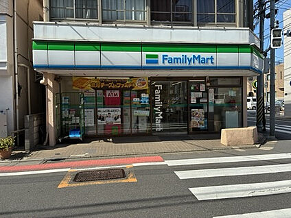 ファミリーマート富士見ヶ丘駅店 230m