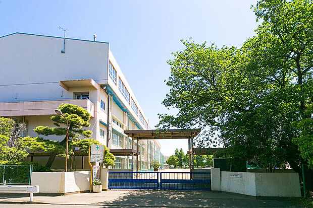 川越市立霞ヶ関東中学校（約450m）