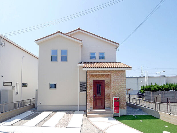 【ブロードヴィレッジ３播磨町二子】施工例。現地や建物の見学は随時おこなっております。お気軽にお電話ください。TEL:0120-31-8848