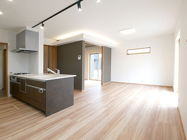 【ブロードヴィレッジ７加古川町友沢】クリエイト施工例。見学可能な建売モデルございます！はじめての見学予約でアマゾンギフトカード3000円分プレゼント！ご利用ください！TEL:0120-31-8848