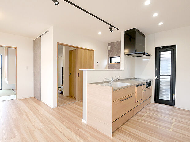 【15米田町島】クリエイト施工例。見学可能な建売モデルございます!はじめての見学予約でアマゾンギフトカード3000円分プレゼント!ご利用ください!TEL:0120-31-8848