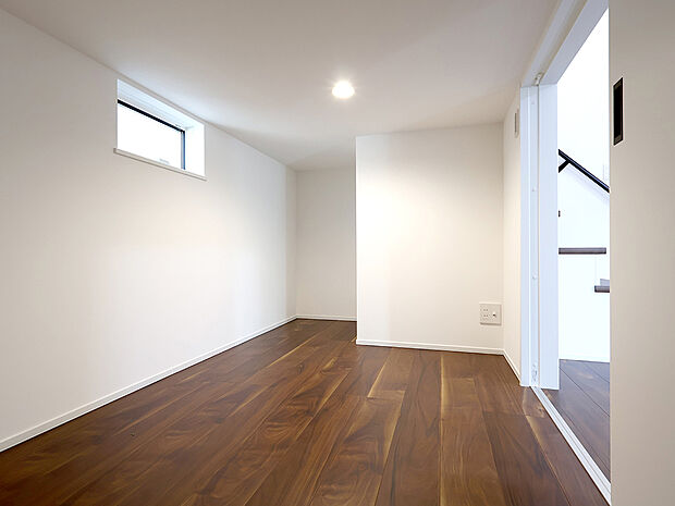 【【BV４５曽根２号地】蔵収納】玄関とリビングの２wayで使いやすい３帖の蔵収納！散らかりがちなリビングもスッキリ整えてくれる強力な味方！