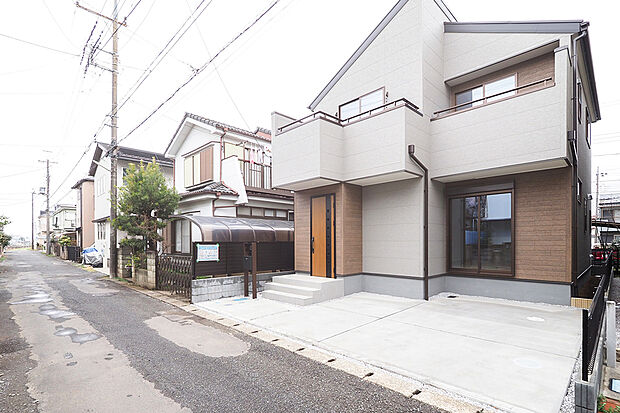 【【　前面道路を含む外観　】】■是非一度お気軽にお問い合わせください！