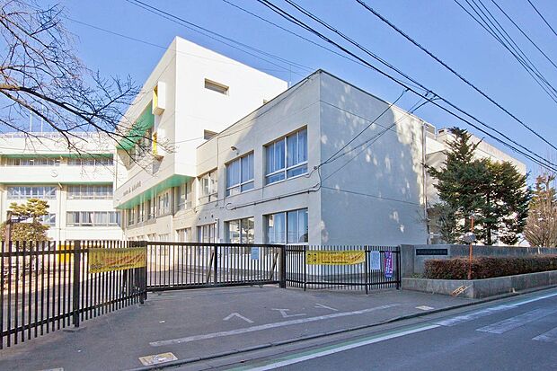 狭山市立山王小学校(約1,420m)