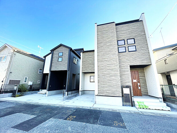 【1号棟:外観】　敷地33坪・3LDK・カースペース