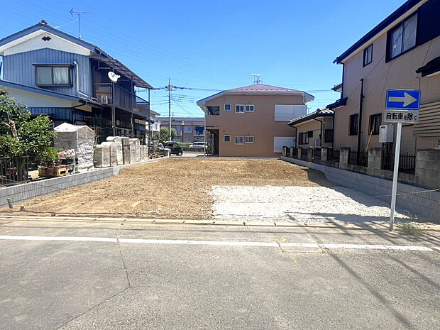販売現地【2026/5/30撮影】　カースペース並列3台可