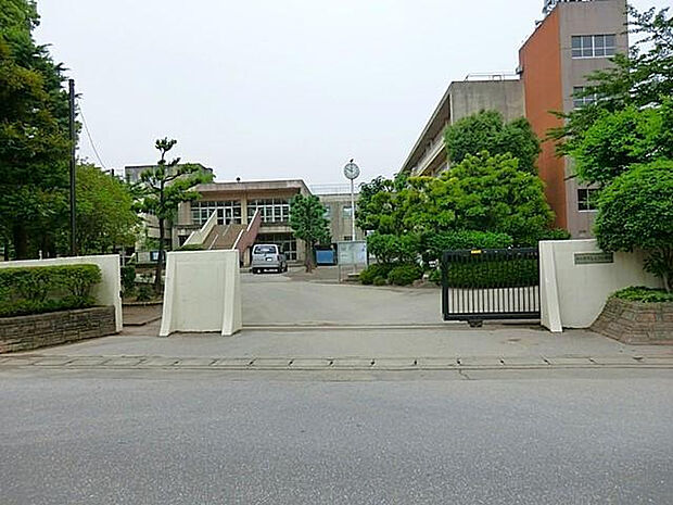 上沖小学校　徒歩約12分
