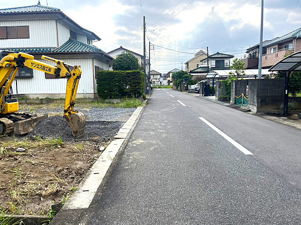 販売現地【2026/8/23撮影】　前面道路6.0m