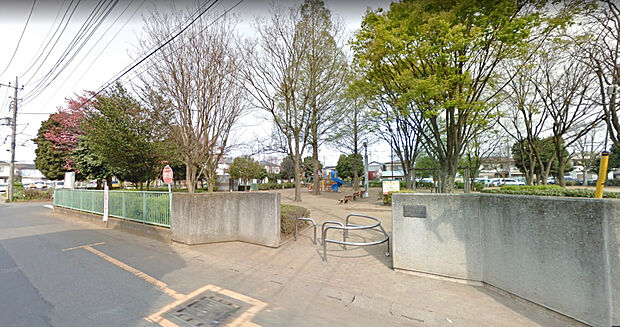 中央児童公園（約300m）