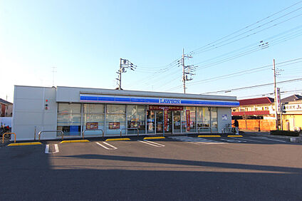 ローソン加須花崎四丁目店 240m