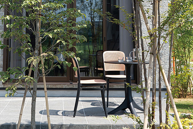 【【TOWN DESIGN】】木や石をモチーフにしたナチュラルな外観。緑豊かな12邸の街並風景。