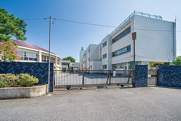 春日部市立幸松小学校(現地より徒歩5分)