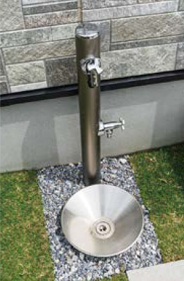 【【外水栓】】植栽への水遣りはもちろん、洗車や外回りのお手入れなど、住まいを美しく保つさまざまなシーンで役立つアイテムをご用意