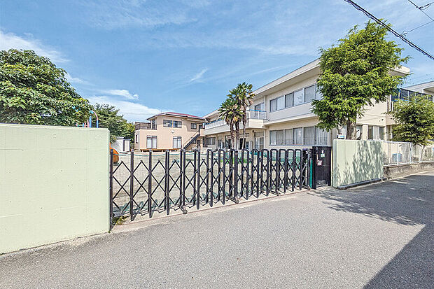 【越谷幼稚園】（現地より徒歩5分）