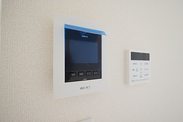 【TVモニター付きインターホン】※1号棟の写真です。