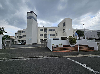 川和中学校 812m