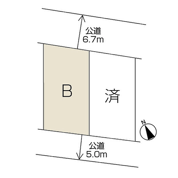 入口と駐車場は南側になります。
