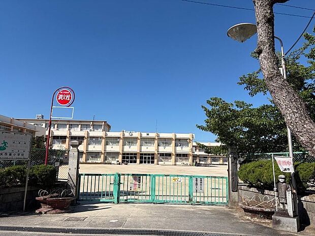 岡崎市立矢作東小学校（約964m）