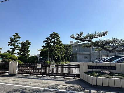 春日井市立柏原中学校 1351m(徒歩17分)
