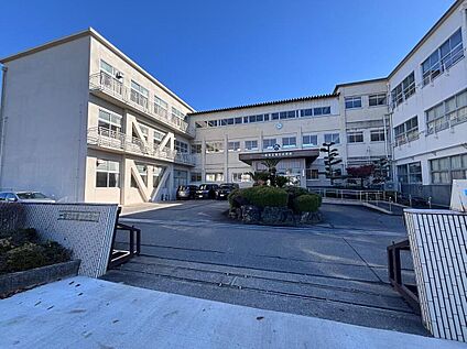 一宮市立富士小学校 762m(徒歩10分)