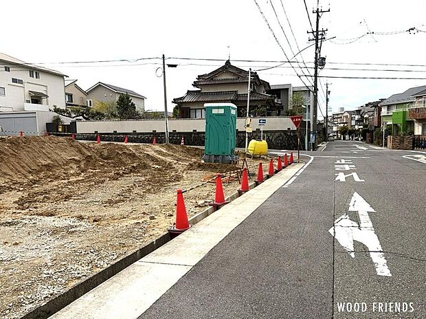 【【前面道路含む現地写真】】前面道路の様子や周辺の街並みなど、住まいを選ぶ際に気になる現地の環境もぜひご確認ください。