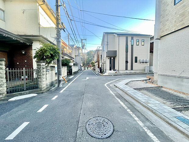 【前面道路】12/15現在　前面道路ゆとりあり♪車の出し入れも安心