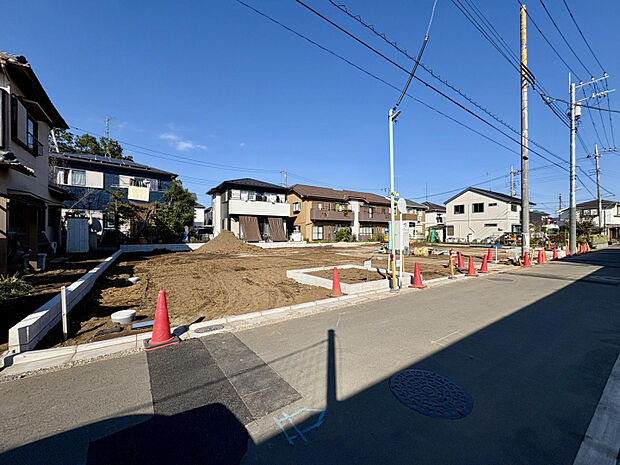 【現地土地写真】　全5区画×建築条件無し売土地。お好きなハウスメーカーや工務店で、理想のマイホームを建築可能です。西武池袋線「清瀬」駅まで徒歩12分（自転車5分）の立地◎