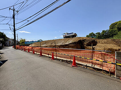 【前面道路含む現地土地写真】