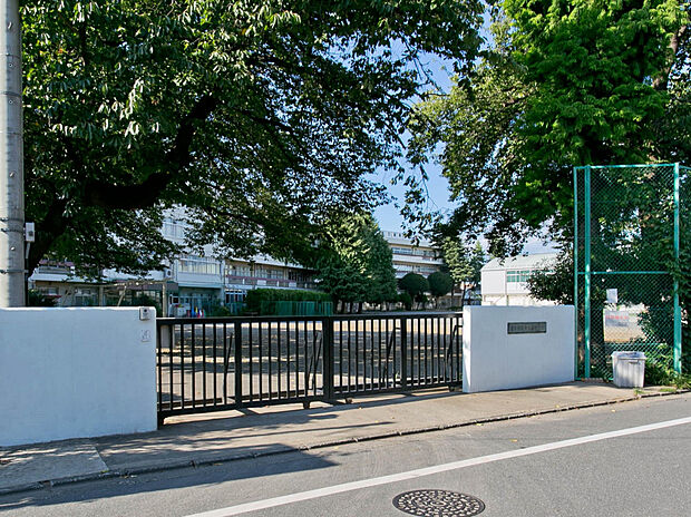 東久留米市立南中学校（約560m）