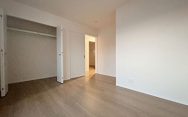 現地写真:主寝室(1号棟)