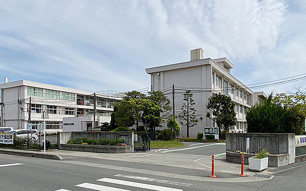 熊谷東中学校(約1,300m)