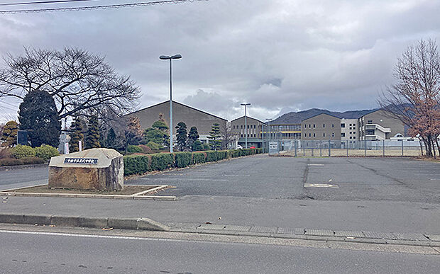 屋代中学校(約1,750m)