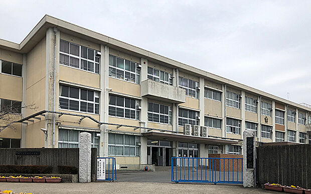 岐北中学校（約360m）
