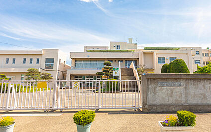 与野南小学校 500m
