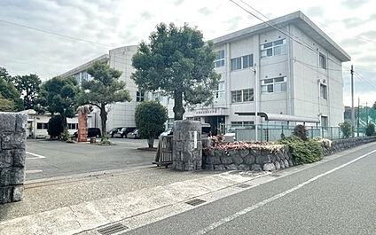 市立赤坂中学校 1110m