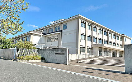 市立城山台小学校 1800m