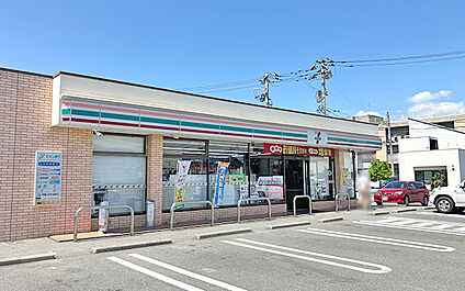 セブンイレブン竜王万才店 720m