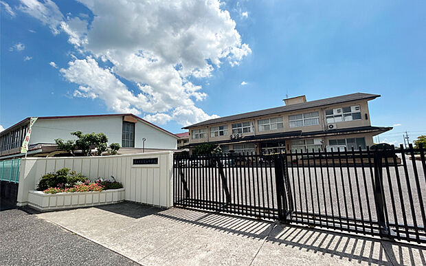 岡山市立富山中学校(約2,150m)