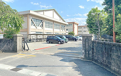 松阪市立中部中学校 1650m
