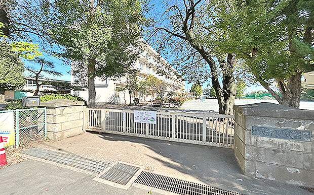 所沢市立安松小学校(約1,340m)