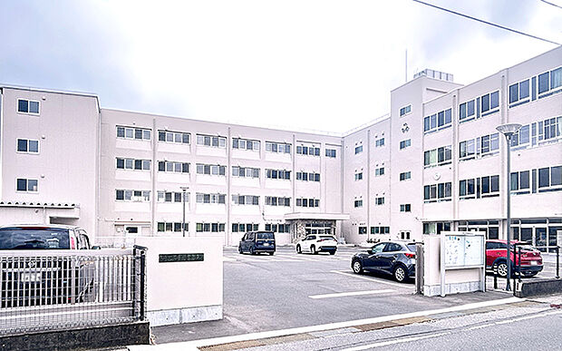 市立石巻中学校(約1,800m)