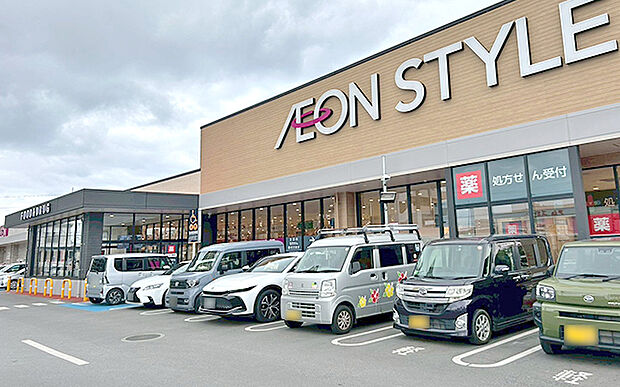 イオンスタイルひやごん(約800m)